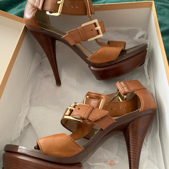 Michael kors shoes each at 69 or all three at180$ - Picture 4 of 6